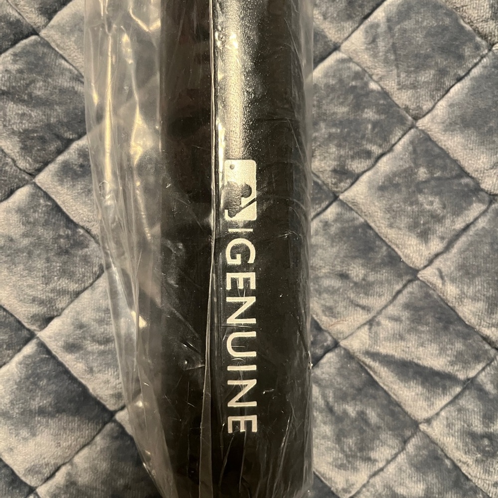 Louisville Slugger Bat: Youth Genuine Natural 28
